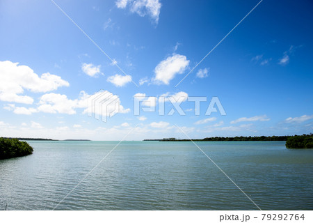リゾートの海 79292764