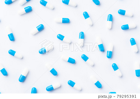 薬　カプセル剤　明るいイメージ 79295391