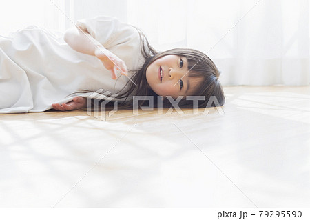 6歳の女の子 79295590