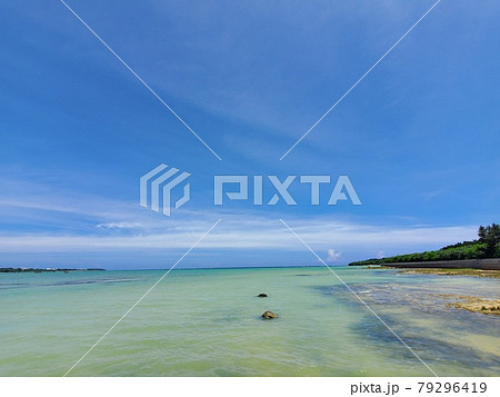 沖縄 石垣島 白保海岸のビーチ、夏景色 沖縄 石垣島 白保海岸のビーチ、夏景色 79296419