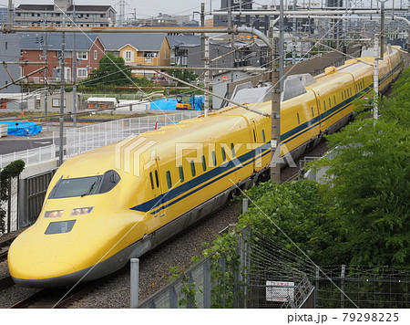 ドクターイエロー 大津一里山にて ドクターイエロー 大津一里山にて 79298225