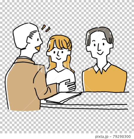 スーツの男性の説明を聞いている若い夫婦 79298300