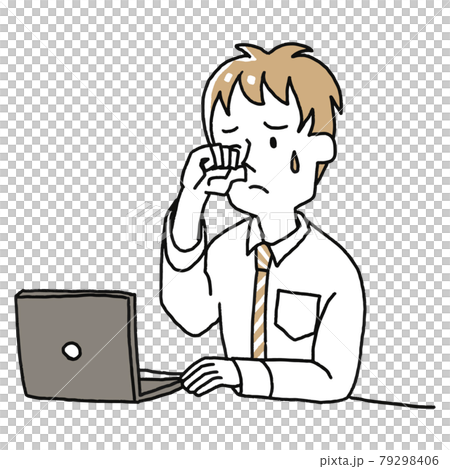 パソコン作業で目が疲れている男性 79298406