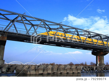 新幹線のお医者さんドクターイエロー 79299074