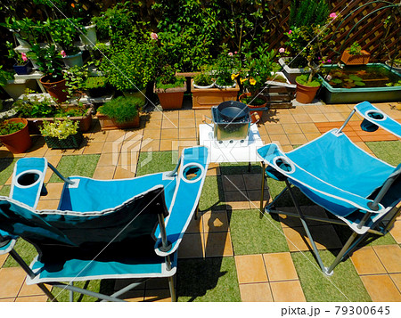 ルーフバルコニーでバーベキュー おうちでキャンプ気分 ルーフバルコニーでバーベキュー おうちでキャンプ気分 79300645