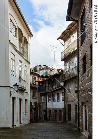 ポルトガル ギマランイスの街並みの写真素材