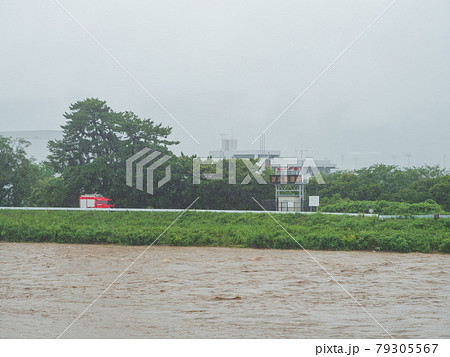 豪雨災害・河川水位上昇イメージ 79305567