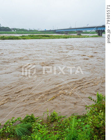豪雨災害・河川水位上昇イメージ 79305571