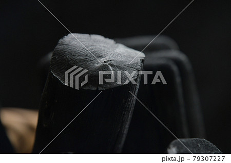 木炭の断面 クローズアップイメージ 79307227