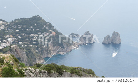 アマルフィ海岸の絶景、ポジターノより アマルフィ海岸の絶景、ポジターノより 79312617