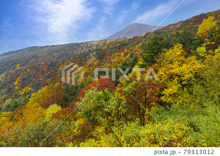 吾妻小富士と秋の山麓 吾妻小富士と秋の山麓 79313012