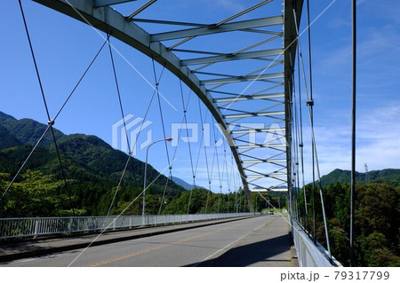 青空を架ける西沢大橋 【相模原市津久井 10月】 青空を架ける西沢大橋 【相模原市津久井 10月】 79317799