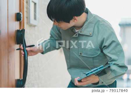 玄関ドアの鍵交換 玄関ドアの鍵交換 79317840