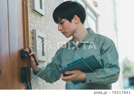 玄関ドアの鍵交換 玄関ドアの鍵交換 79317841