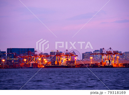 東京湾　コンテナターミナル 79318169