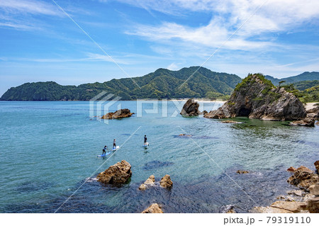 浦富海岸でマリンスポーツ 79319110