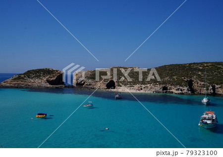 マルタ、コミノ島の美しい海 79323100