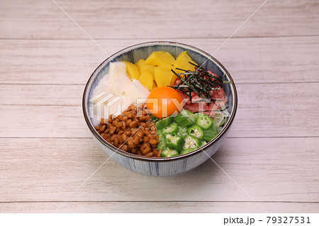 バクダン丼 79327531