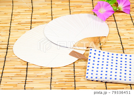 日本の夏 団扇と手ぬぐい 日本の夏 団扇と手ぬぐい 79336451