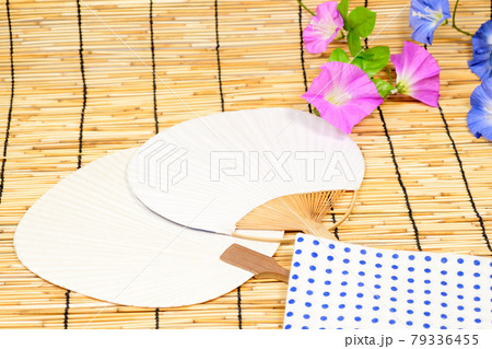 日本の夏 団扇と手ぬぐい 日本の夏 団扇と手ぬぐい 79336455