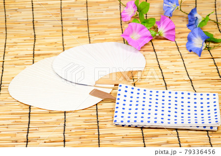 日本の夏 団扇と手ぬぐい 日本の夏 団扇と手ぬぐい 79336456