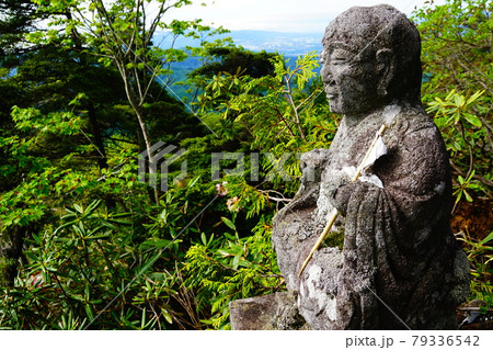 上州武尊山 前武尊への登山道にある石仏 上州武尊山 前武尊への登山道にある石仏 79336542