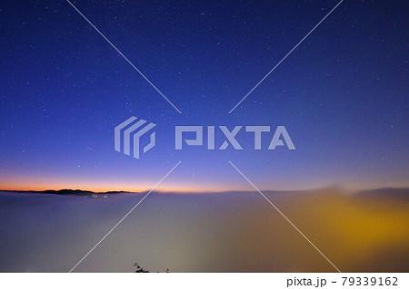 鎌倉山頂上からの雲海と星空／栃木県芳賀郡茂木町 79339162