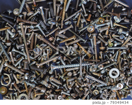 set of screws 79349434