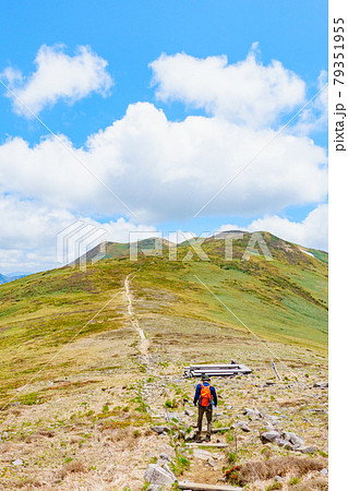 平標山～仙ノ倉山の稜線歩き（仙ノ倉山方面） 79351955