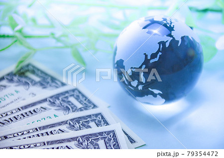 ガラスの地球儀 79354472