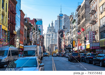 《ニューヨーク》マンハッタン・チャイナタウンの街並み 79355682