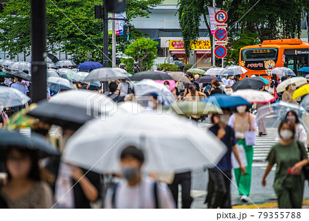 日本の東京都市景観 7月…。感染拡大の中でまん延防止に移行した狂気…変異株感染爆発へ＝5日、渋谷 79355788