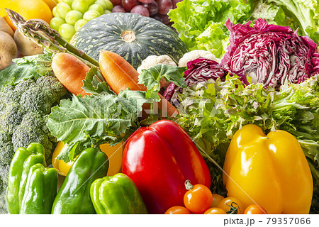 新鮮で美味しい野菜の集合 79357066