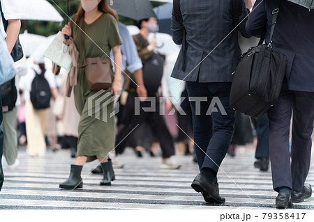 東京　渋谷スクランブル交差点　2021年7月　梅雨 79358417