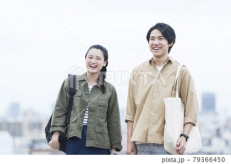 若者 大学生 79366450