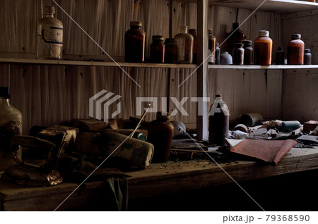 廃鉱山集落に残された病院跡 廃鉱山集落に残された病院跡 79368590