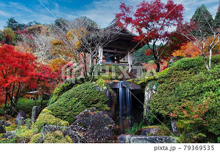 英彦山大権現庭園の紅葉 79369535