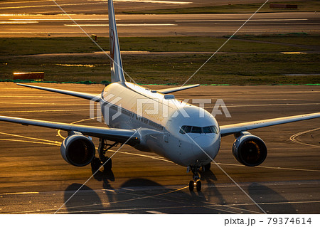 羽田空港の風景・タキシング 79374614