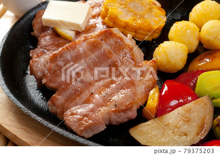 Japanese marbled beef  Roast 79375203