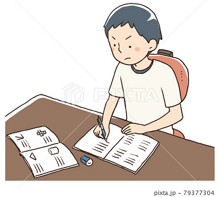 机で勉強をする男の子 79377304