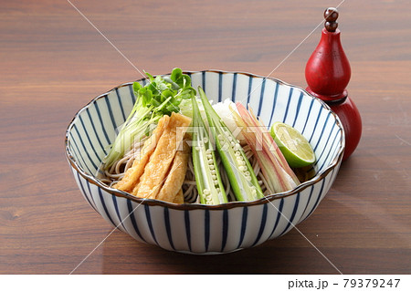 和食器の冷しきつねそば 和食器の冷しきつねそば 79379247