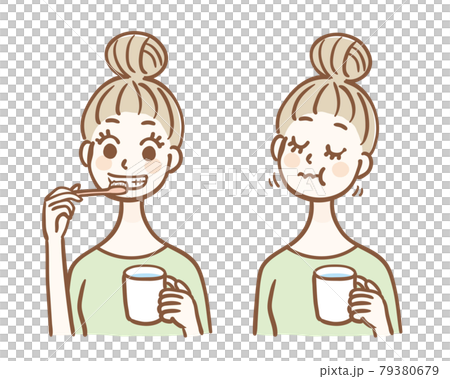 Young woman brushing her teeth and gargling 79380679