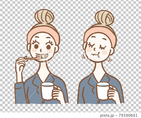 歯磨きとうがいをする若い女性_パジャマ 歯磨きとうがいをする若い女性_パジャマ 79380681