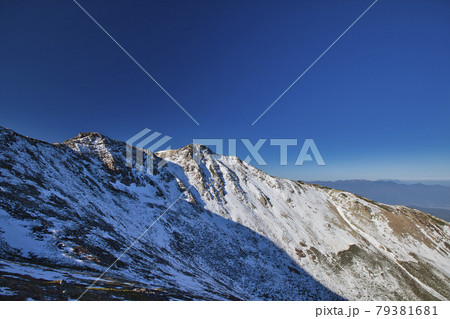 秋の冠雪 仙丈ケ岳登山 秋の冠雪 仙丈ケ岳登山 79381681