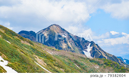 平標山・仙ノ倉山登山：平標山～平標山ノ家の稜線から望むエビス大黒ノ頭 79382604