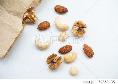 ミックスナッツのイメージ 79383135