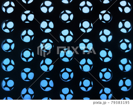 重なったパンチングメタルの背景パターン素材_a_05 79383195