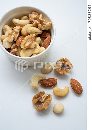 ミックスナッツのイメージ 79383295