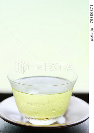 冷たいお茶 冷たいお茶 79386871