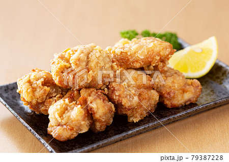 鶏の唐揚げ　唐揚げ　からあげ　おうち時間　おうちごはん　家呑み 79387228